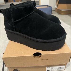 Uggs Classic Ultra - Black